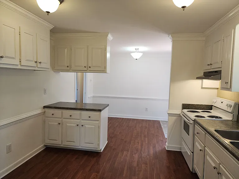 8402 McFaye Ave — Photo 4