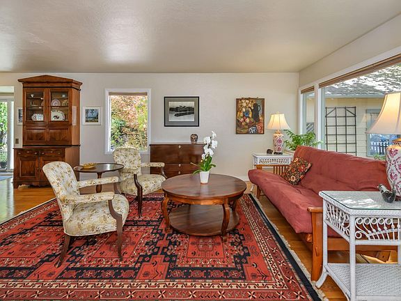 5th image of 905 Silva Avenue