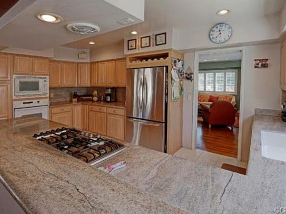 3rd image of 1801 Lynngrove Dr