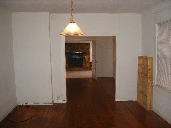 3rd image of 446 Willoughby Bay Ave