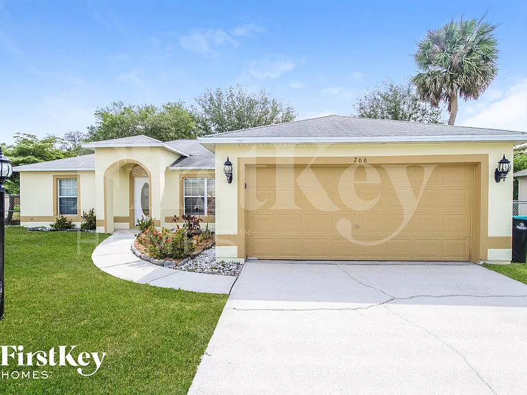 766 Altara Ln NE — Photo 1