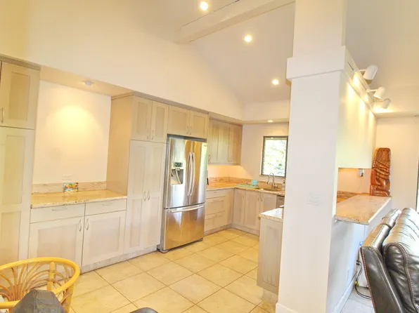 15 Kulanihakoi St, Kihei, HI