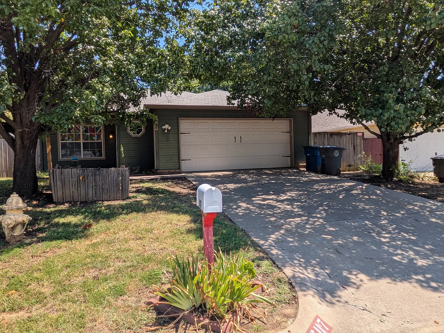 3 bed, 1395 sqft, $1,750 — Photo 1