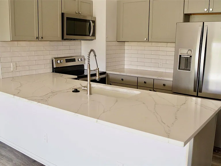 6913 Thorncliffe Dr #B — Photo 3