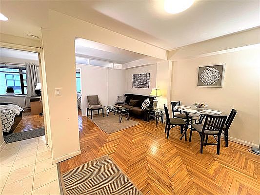 1st image of 210 E 47th St #6CC