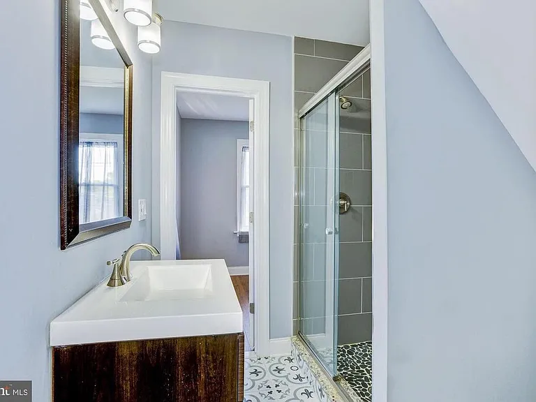 487 N Church St — Photo 17