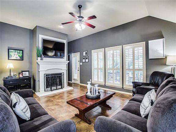 4th image of 8937 Haas Dr