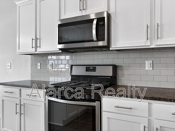 5th image of 147 Cherry Birch St