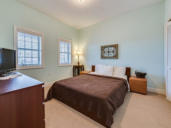 Guest bedroom