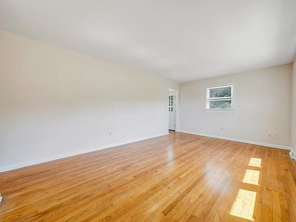 4th image of 3767 Norway Ave NW