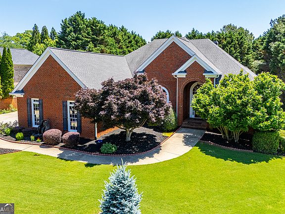 2nd image of 303 Ivy Brook Ct