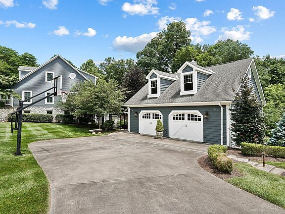 4th image of 3275 Cherryridge Dr