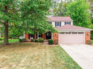 2965 Creekside Dr, Westlake, OH 44145