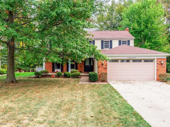 2965 Creekside Dr, Westlake, OH 44145