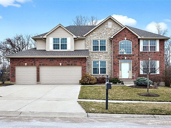 2nd image of 404 Belleclaire Hl