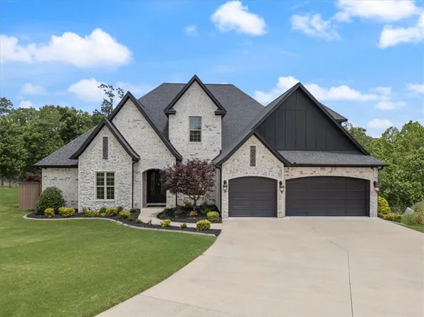 702 NE Saddle Ridge Rd, Bentonville, AR 72712