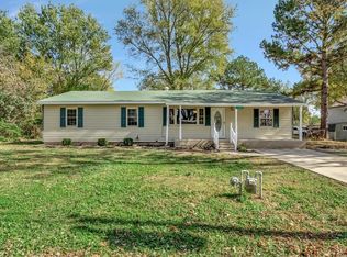 108 Pleasant Ave, Gentry, AR 72734