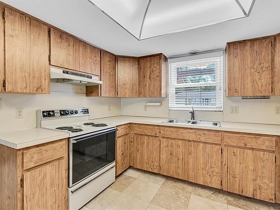 4th image of 3405 Brian Rd S