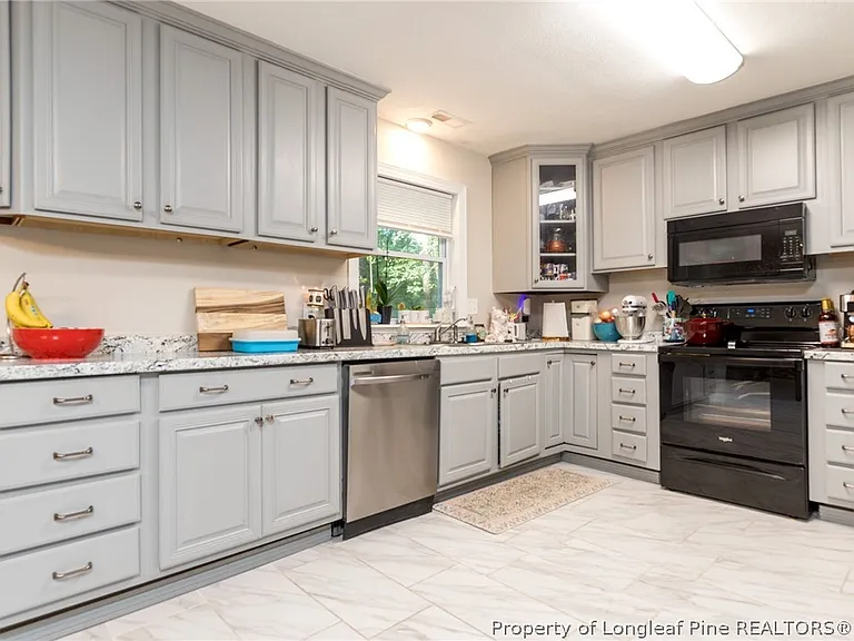 413 Langdon St — Photo 4