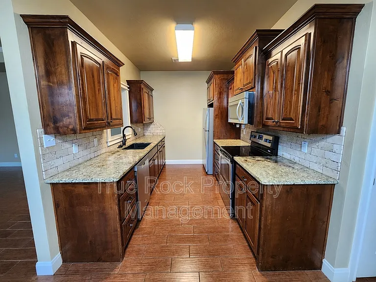 1329 N Monte Vista St #B — Photo 4