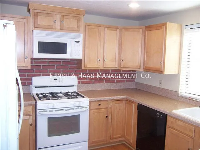 4140 Deeboyar Ave #1 — Photo 8