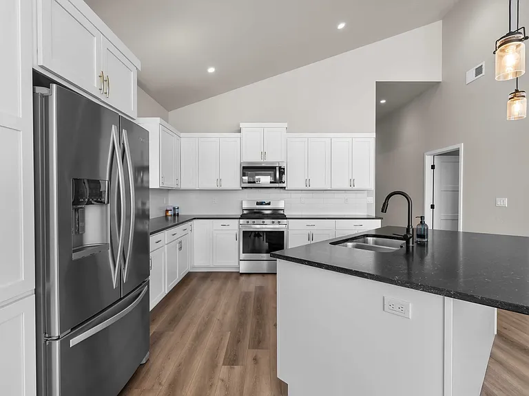 1452 W Moselle Dr — Photo 8