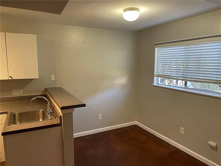 610 Franklin Blvd #A — Photo 7