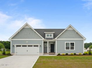 2890 Tucker Hill Dr, Grimesland, NC 27837
