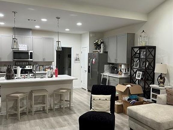 3rd image of 602 Beachcomber Blvd #101