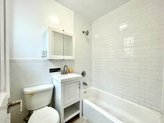 Rented by Pear NYC LLC | media 17