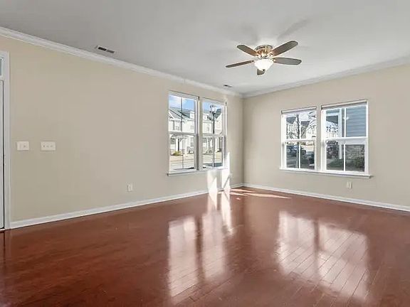 5th image of 1061 Semora Ln