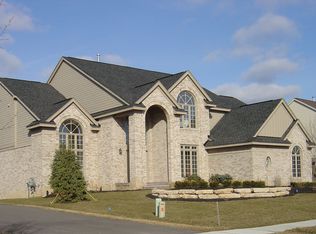 6898 Brook Hollow Ct, West Bloomfield, MI 48322