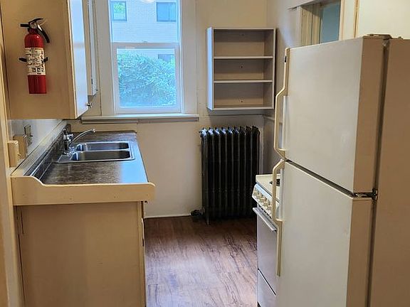 5th image of 328 8th St S #725
