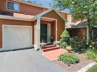 17 Trails End, Hopewell Junction, NY 12533