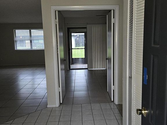 4th image of 358 Quebec Court