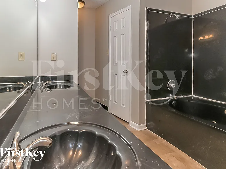 6512 Lancer Dr — Photo 11