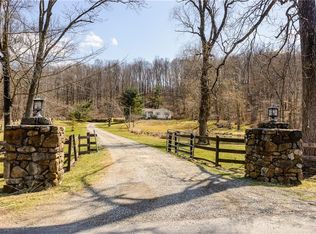 59 Hilltop Dr, North Salem, NY 10560