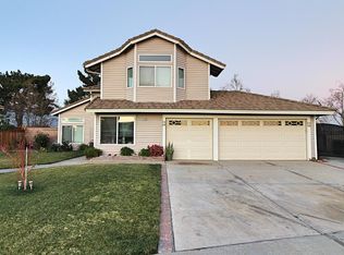 1524 W Sunnyview Dr, Rialto, CA 92377