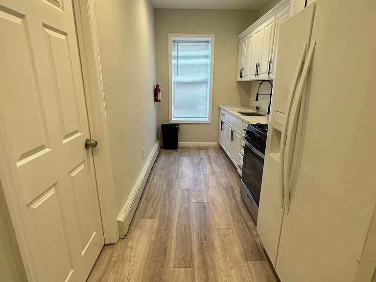 1057 E Jersey St #1 — Photo 2