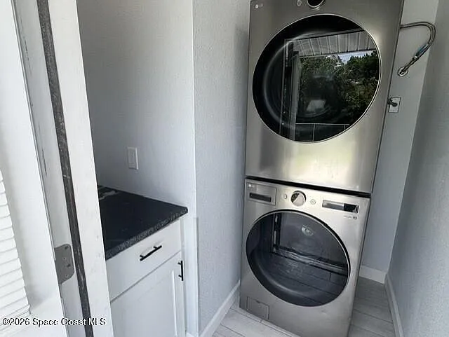 2137 Canterbury Ln — Photo 29