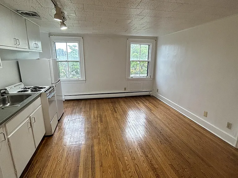 483 State St #7 — Photo 2
