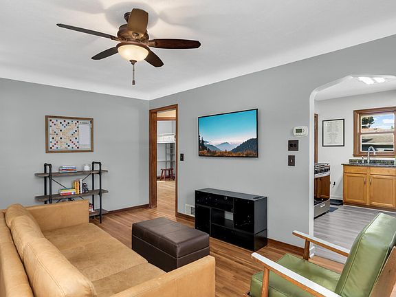 5th image of 1923 44th Ave NE