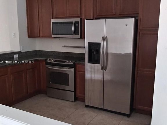 2nd image of 9680 Lago Dr