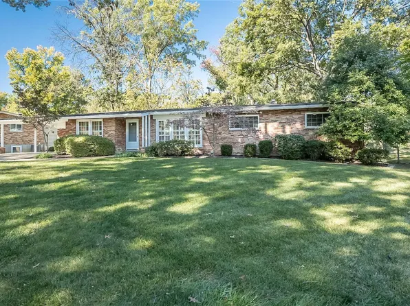 541 Beaucaire Dr, Saint Louis, MO 63122