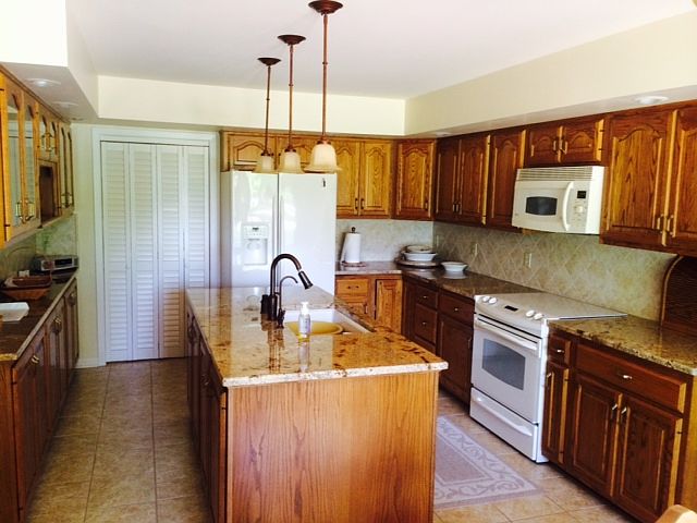 2nd image of 1403 Highland Dr