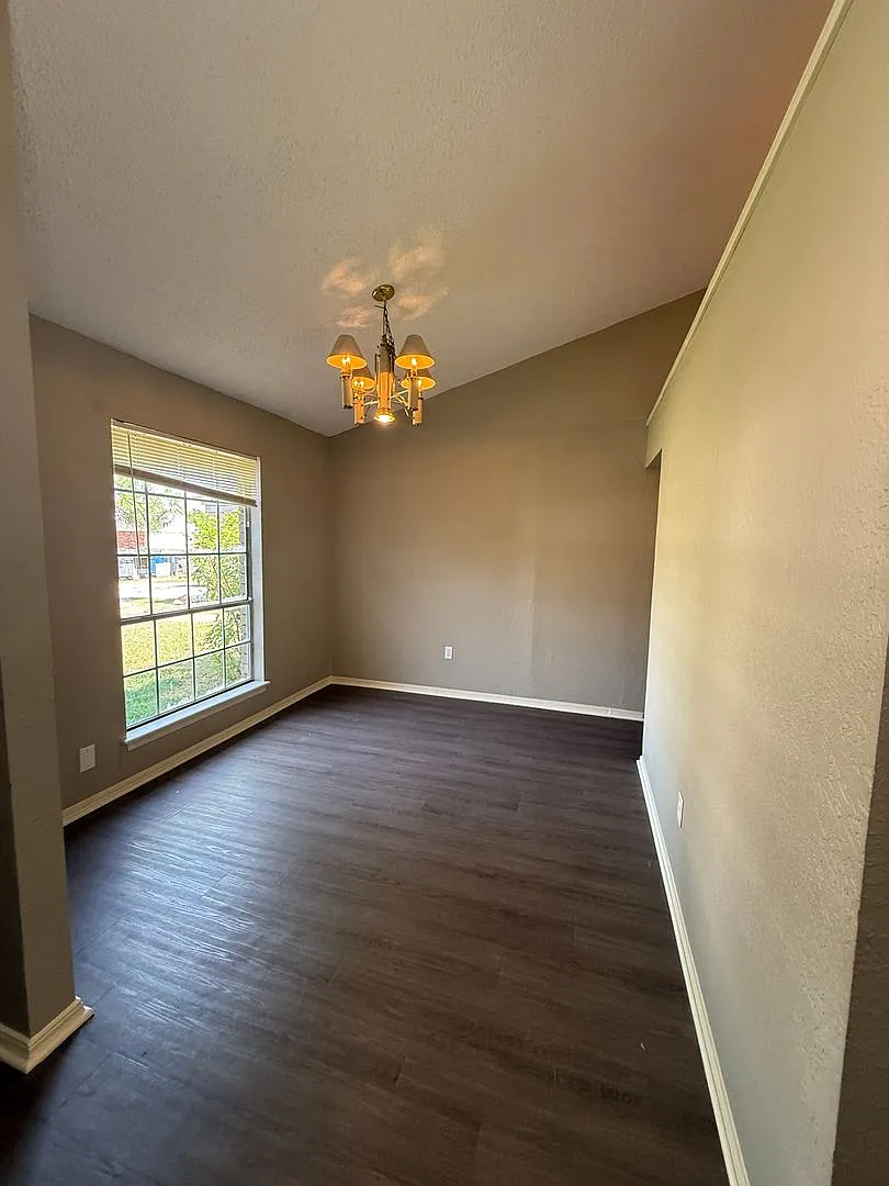 39th Place Duplex — Photo 4