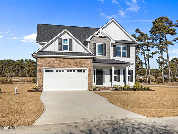 2nd image of 102 Crows Nest Circle