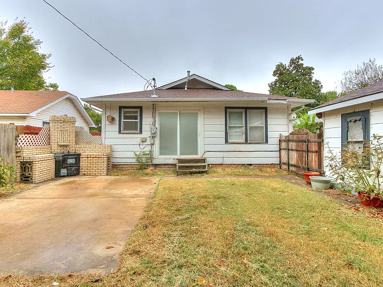 625 W Dewey St — Photo 36