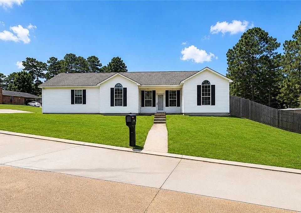 1st image of 4706 Whispering Pines Loop
