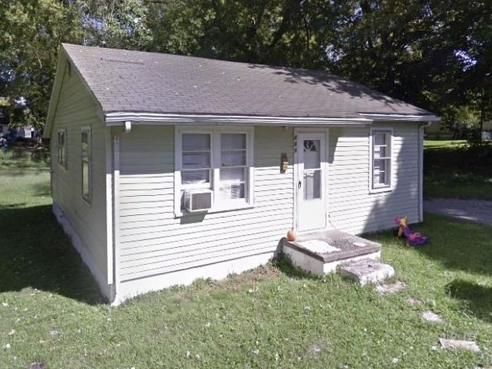 1st image of 822 Bell St